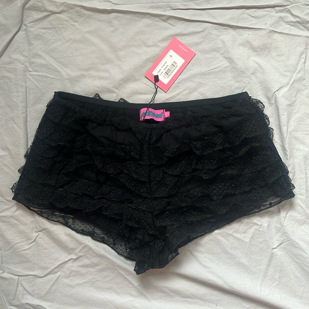 EDIKTED | Mini Lace Bloomer Shorts (Black)